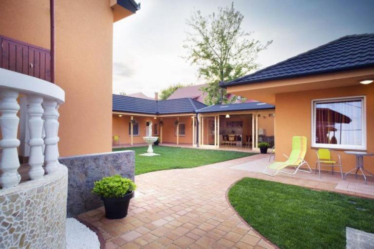 Sunshine Sh Apartmanhaz Apartman Zamárdi Kültér fotó