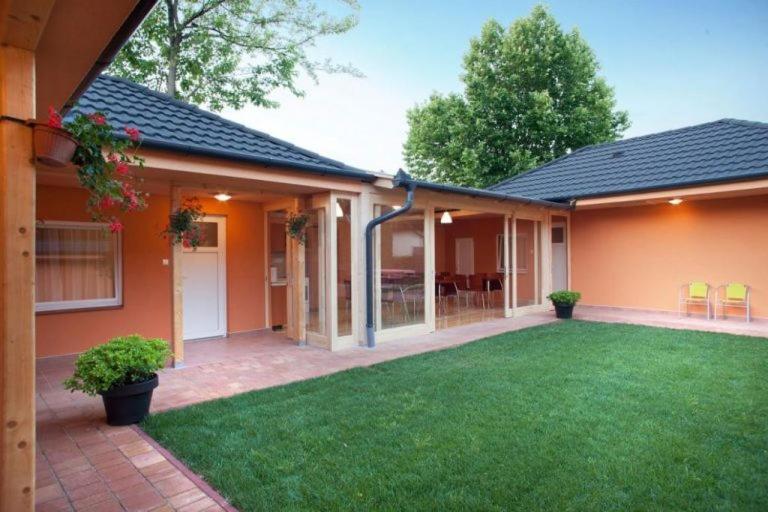 Sunshine Sh Apartmanhaz Apartman Zamárdi Kültér fotó